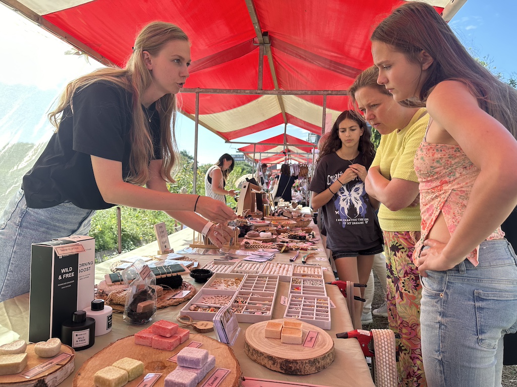 Er werden goede zaken gedaan op de jaarmarkt. (Foto: redactie)