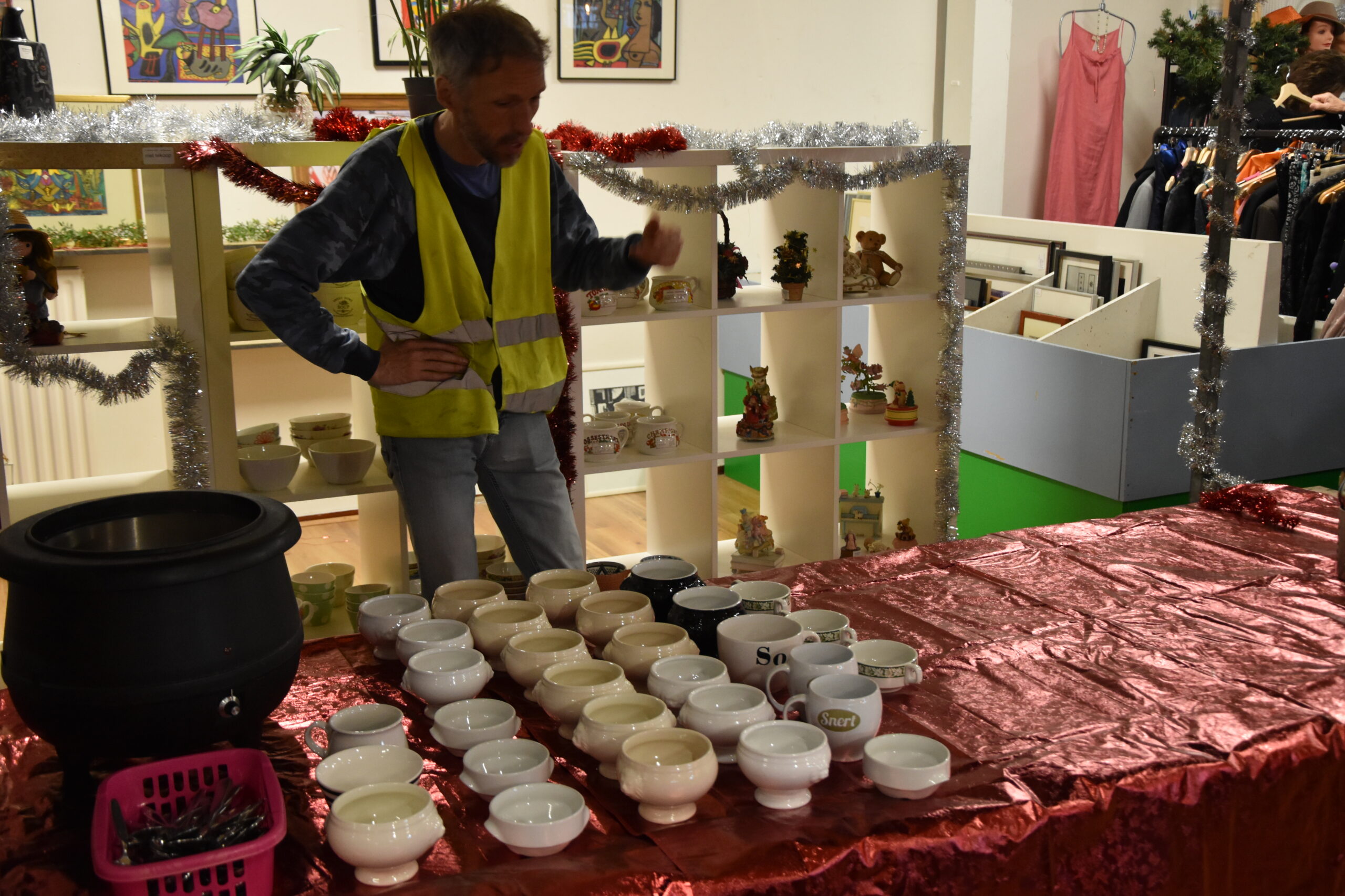 Voor de liefhebbers was er erwtensoep (Foto: Peter van Delft)