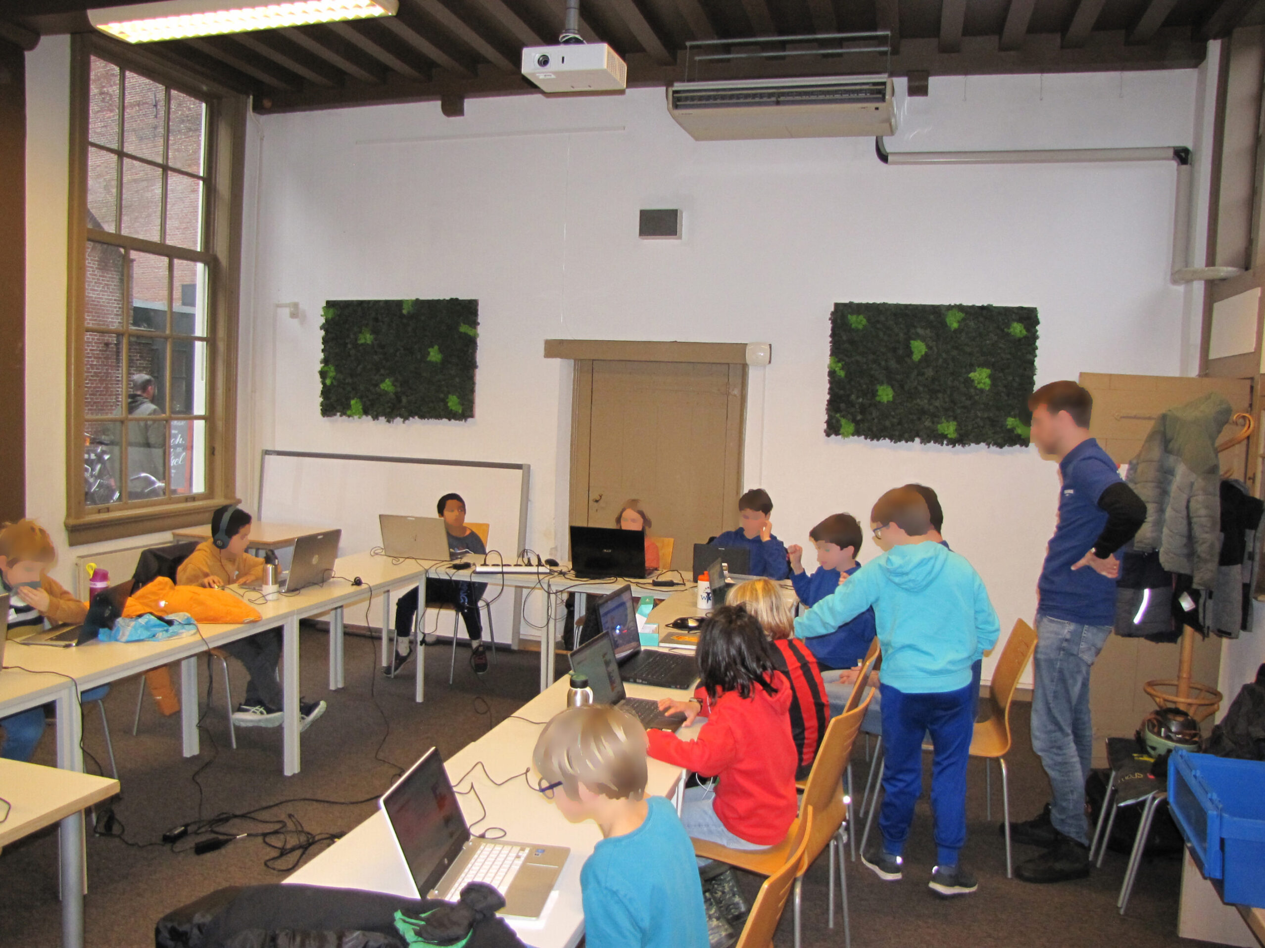 Ongeveer 25 deelnemers, dus nog een ruimte nodig. (Foto: Paul Aalbers)