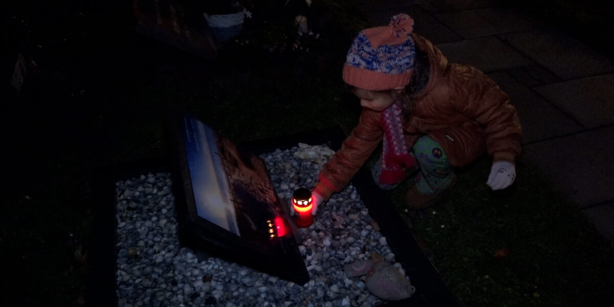 Lichtjesavond op gedenkpark Rosenburgh