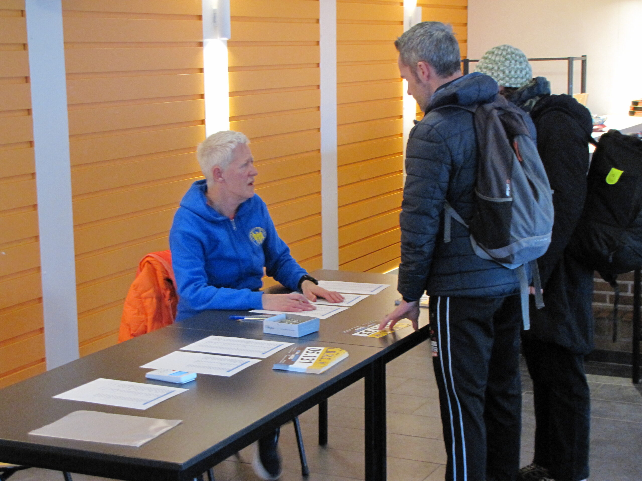 De eerste lopers melden zich. (Foto: Paul Aalbers)