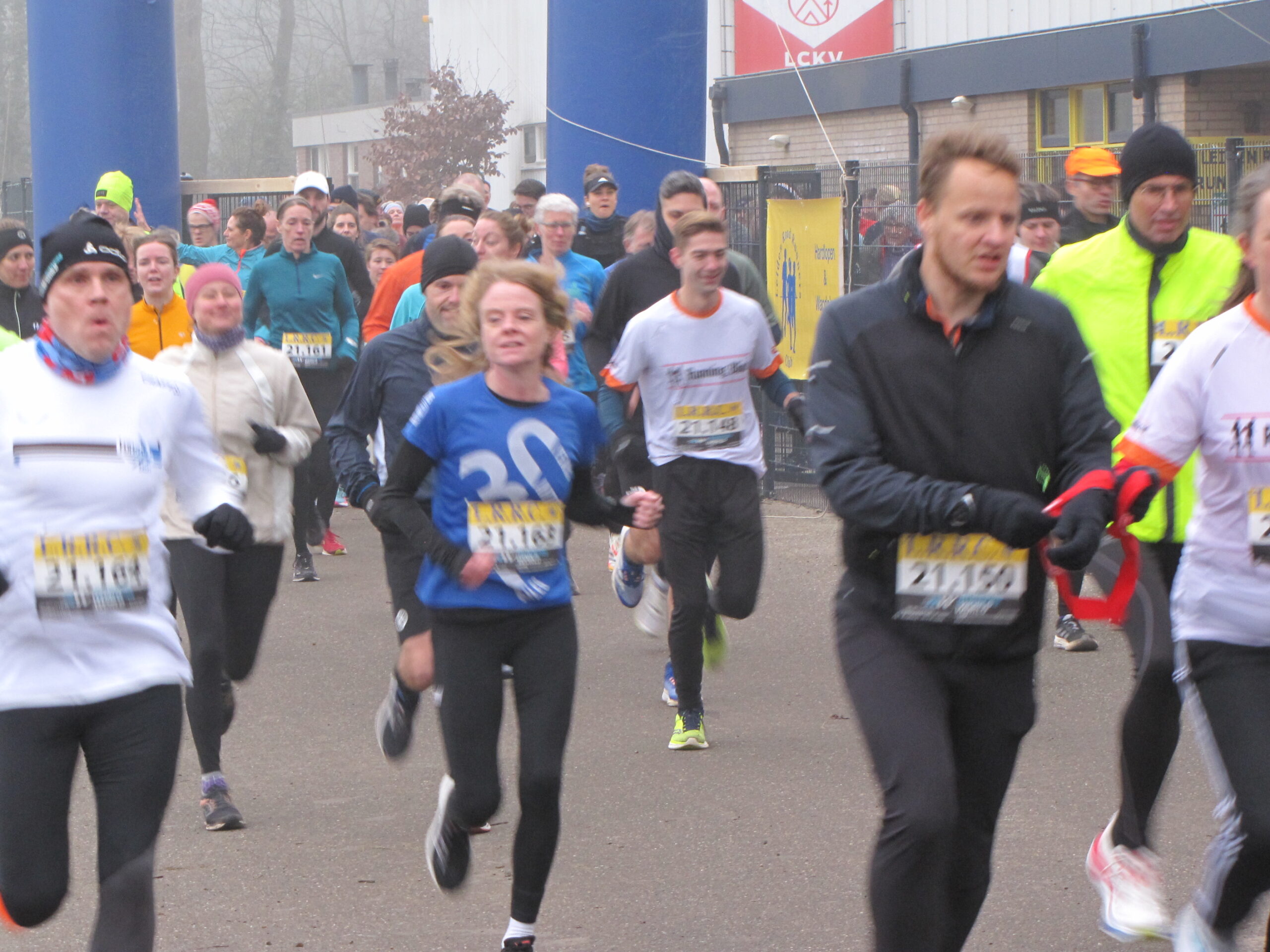 10 kilometer voor de boeg. (Foto: Paul Aalbers)