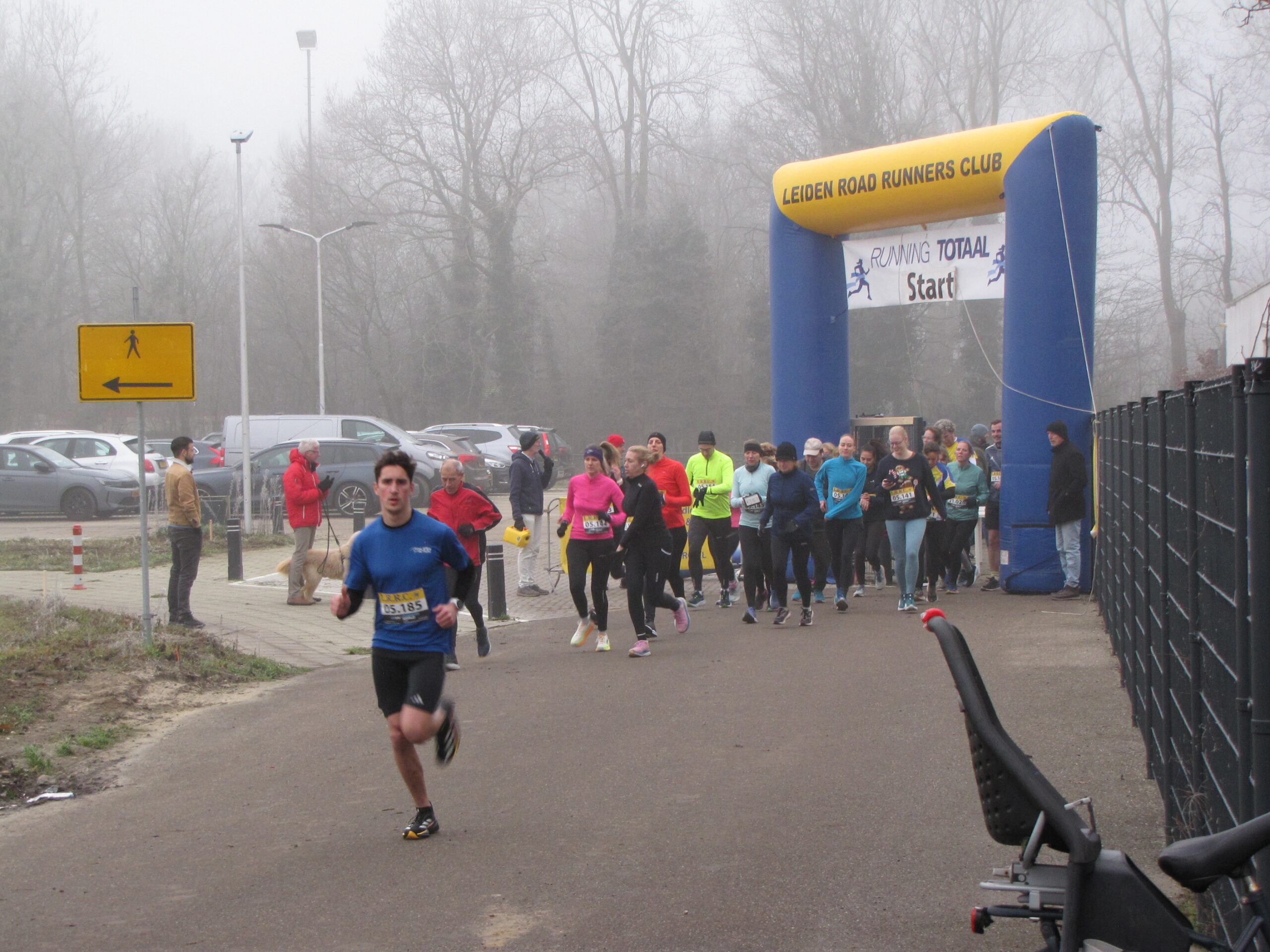 Start van de 5 kilometer. (Foto Paul Aalbers)