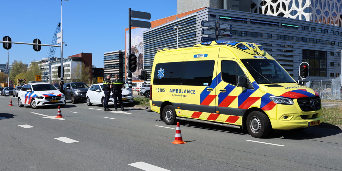 Schade maar geen gewonden bij kop-staart botsing Plesmanlaan