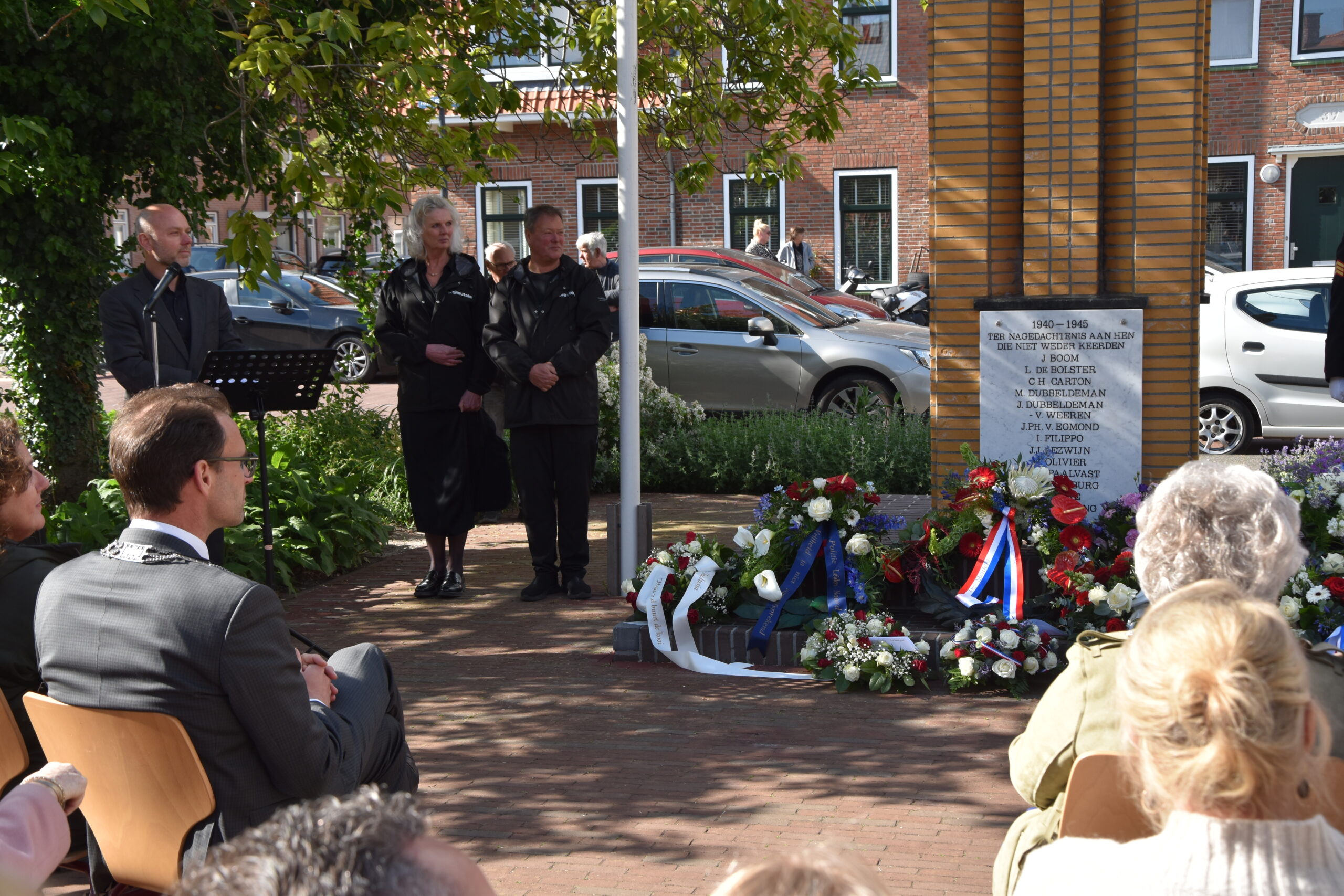 Herdenking bij De Naald in De Kooij. (Foto: Peter van Delft)