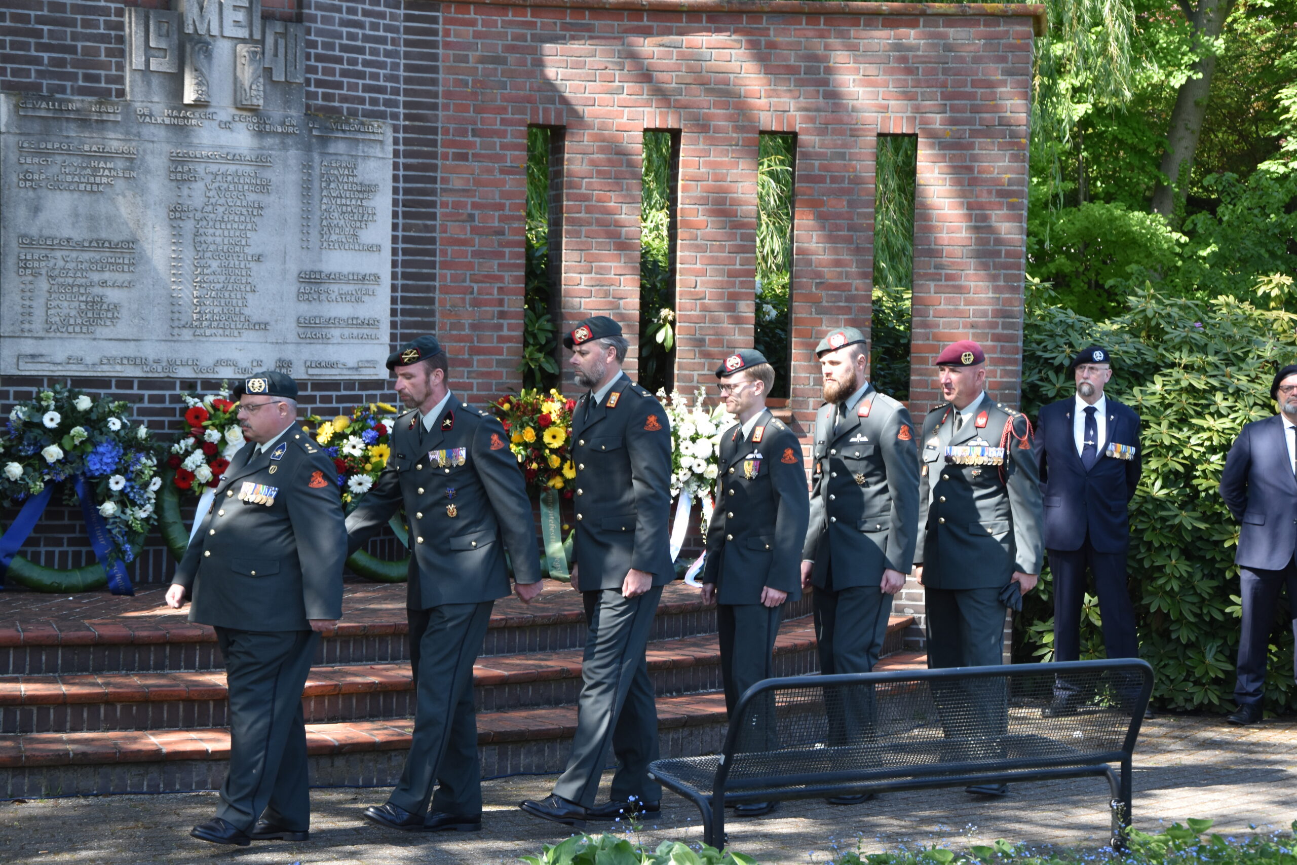 Herdenking bij Het Haagsche Schouw. (Foto: Peter van Delft)