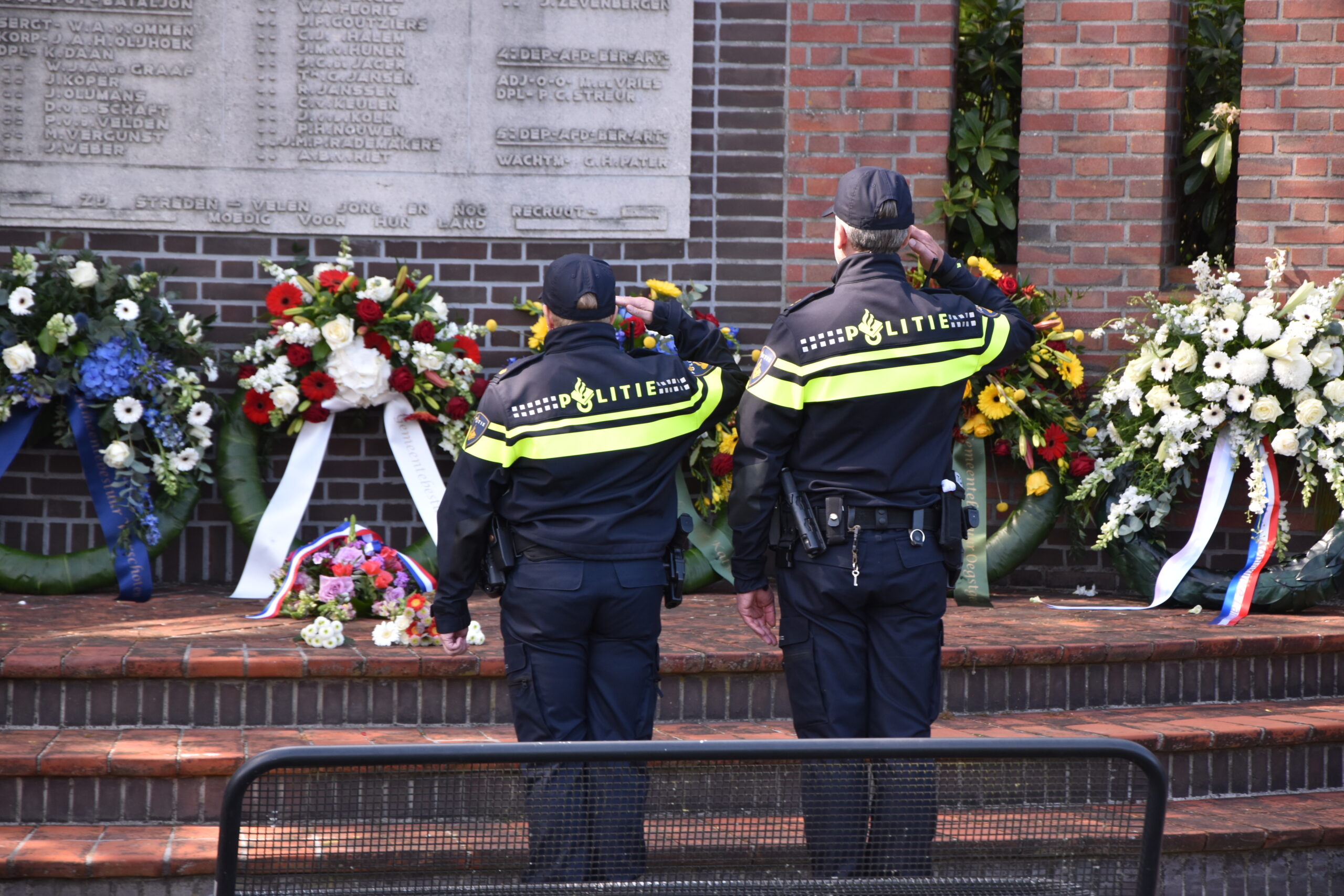 Herdenking bij Het Haagsche Schouw. (Foto: Peter van Delft)