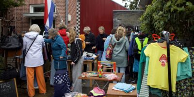 Vrijmarkt in Oegstgeest, zoals bijvoorbeeld De 5 mei Fair