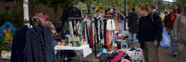 Een vrijmarkt in Oegstgeest.