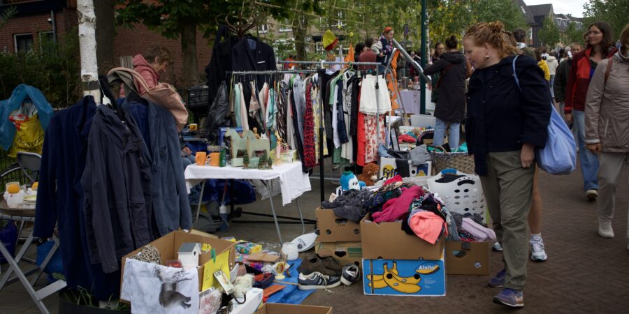 Een vrijmarkt in Oegstgeest.
