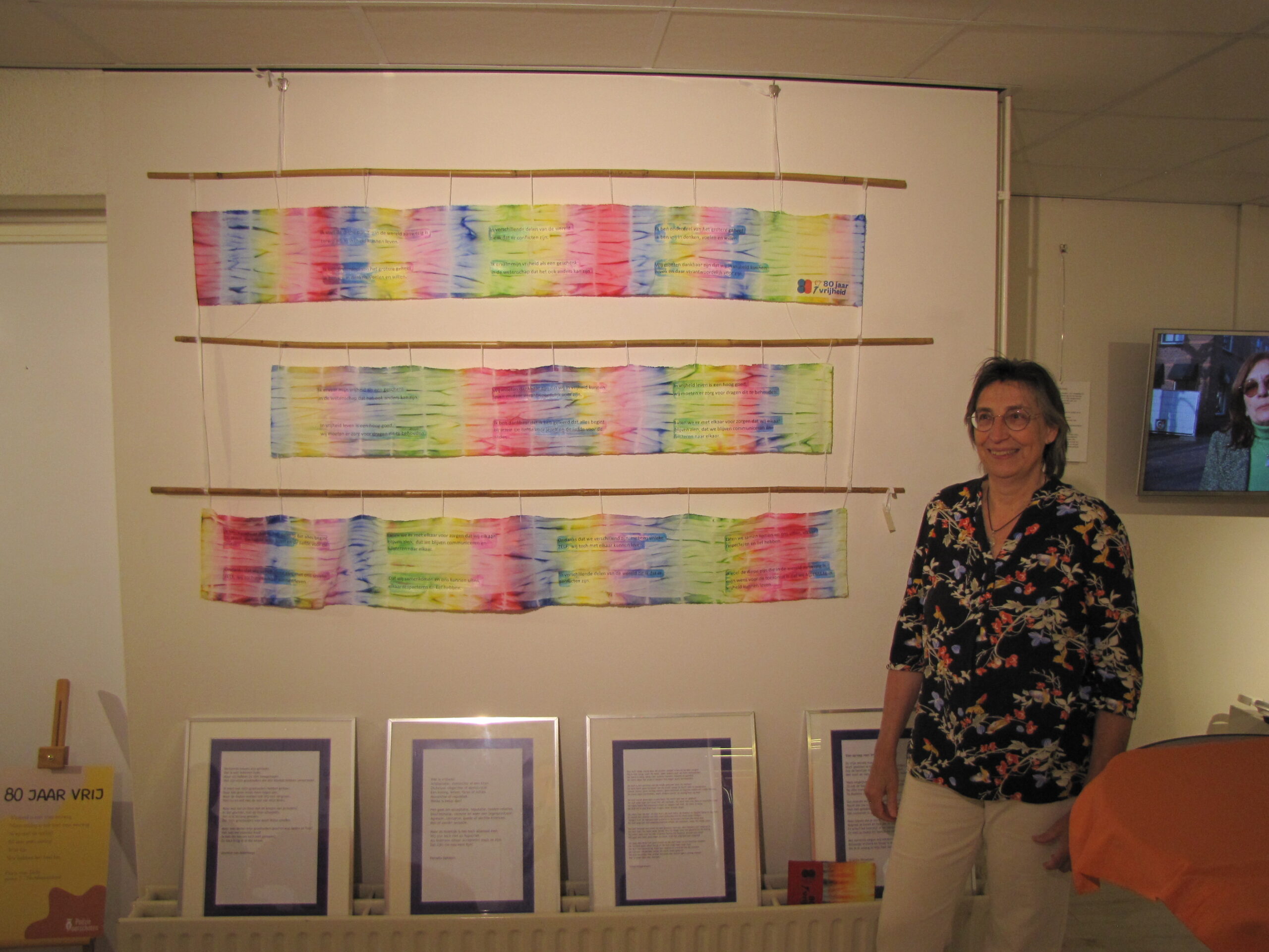 Marjan van Leeuwen-Segaar naast haar winnende inzending. (Foto: Paul Aalbers)