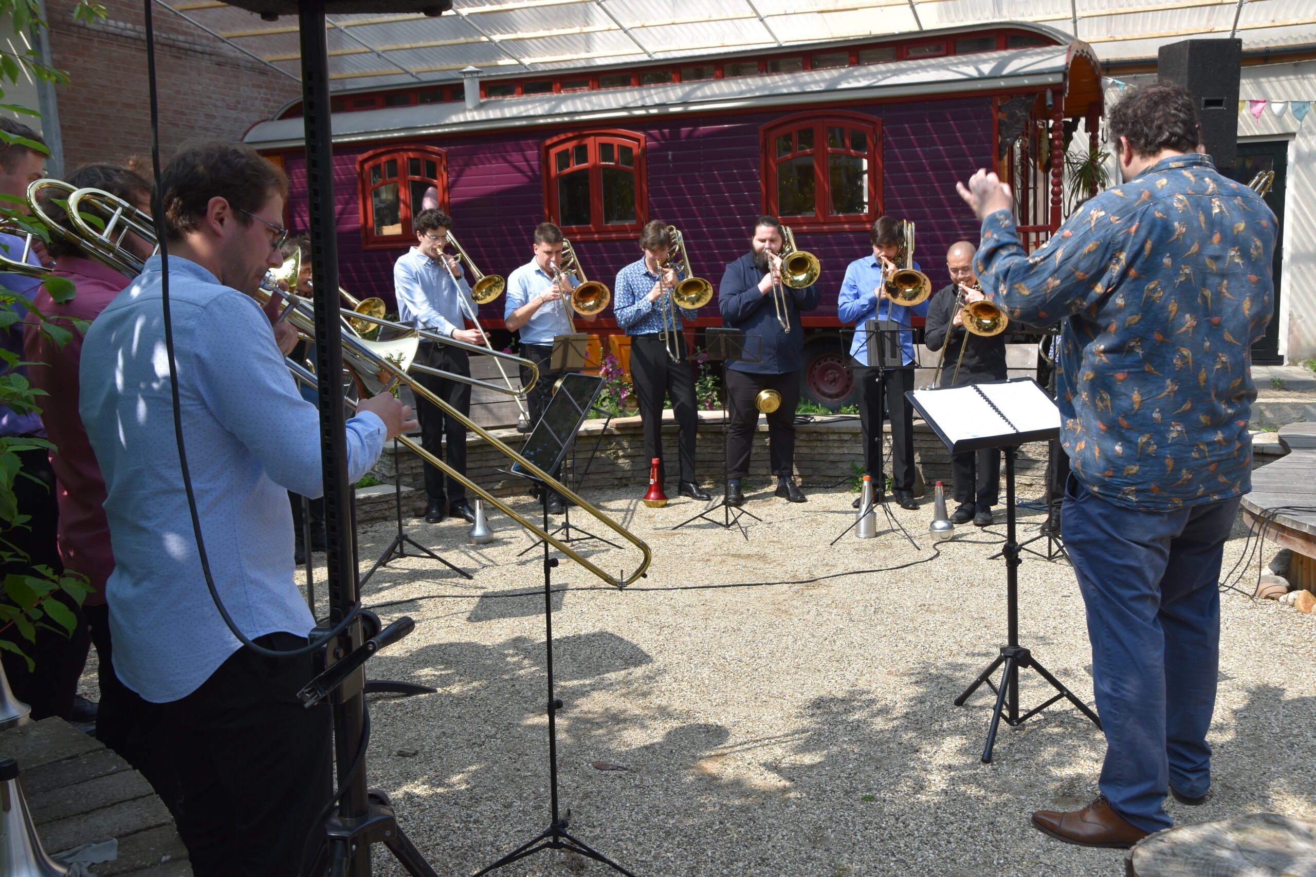 Lonelinoise ft. KC Trombones & Frieda Gustavs