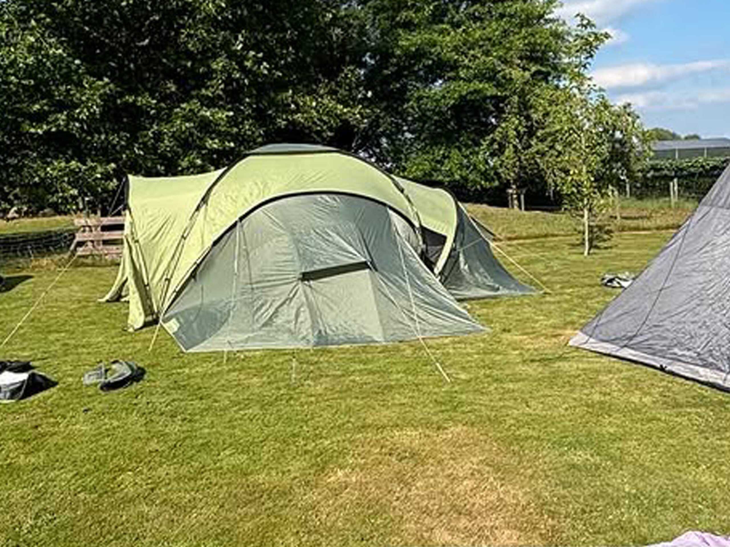 De tenten zijn opgezet in Haaren, iets ten noordwesten van Tilburg. (Foto: Heart To Handle Leiden)