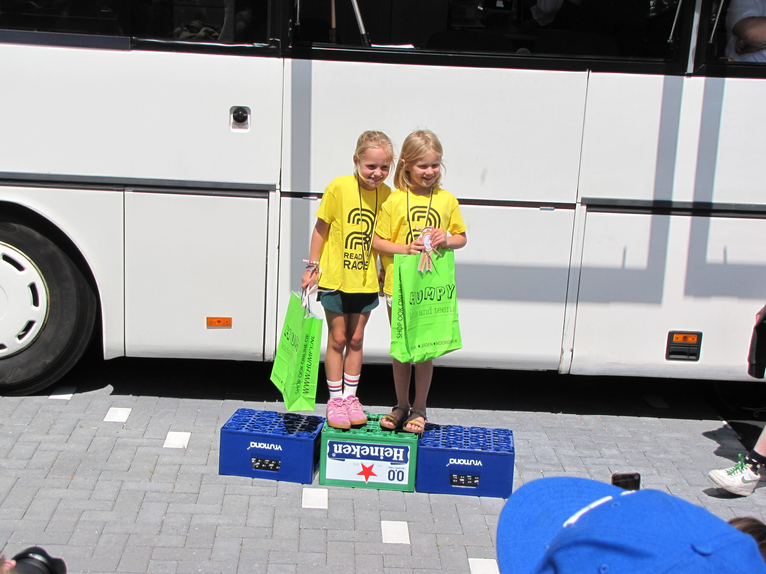 Prijsuitreiking Grutronde: meisjes groep 3 en 4. (Foto: Paul Aalbers)