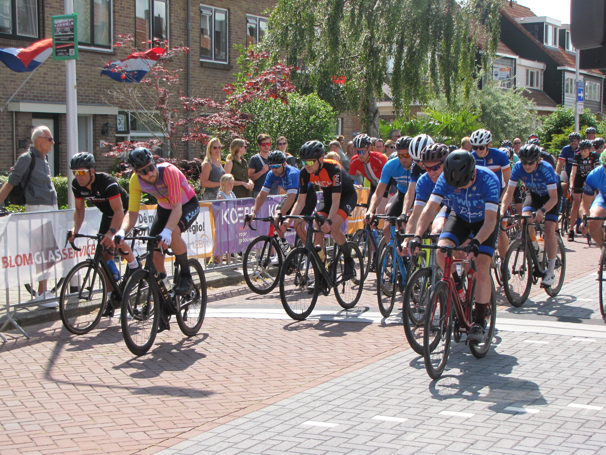 Start van de Burgerronde. (Foto: Paul Aalbers)