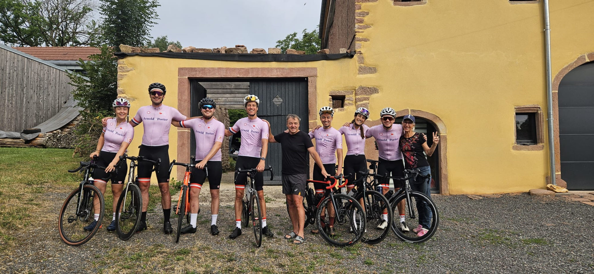 Voor vertrek nog op de foto met Michel en Laurie. (Foto: Heart To Handle Leiden)
