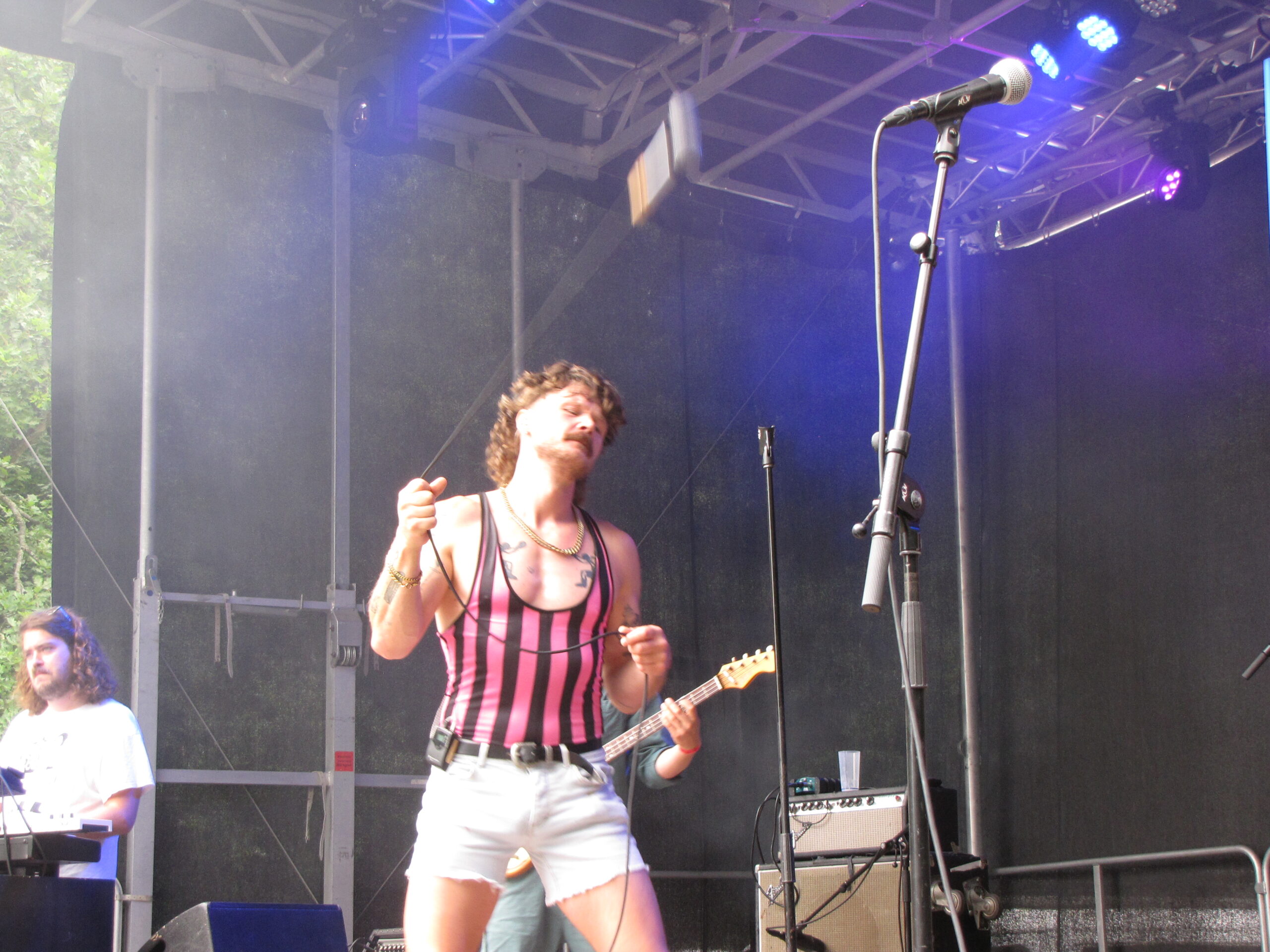 Arthur Akkermans test de microsoonaansluiting. (Foto: Paul Aalbers)