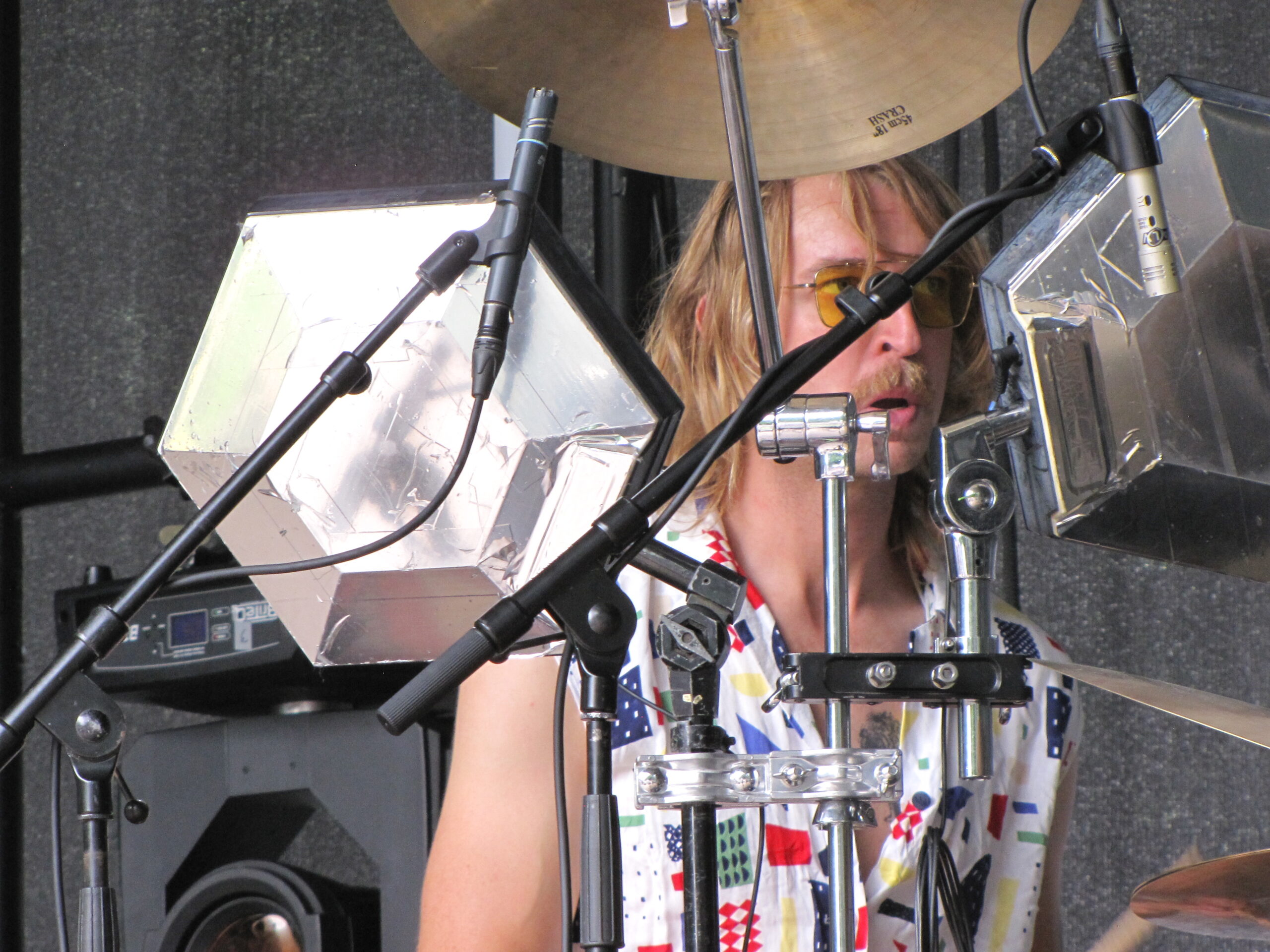 Ymte Koekkoek achter de elektronische drums. (Foto: Paul Aalbers)