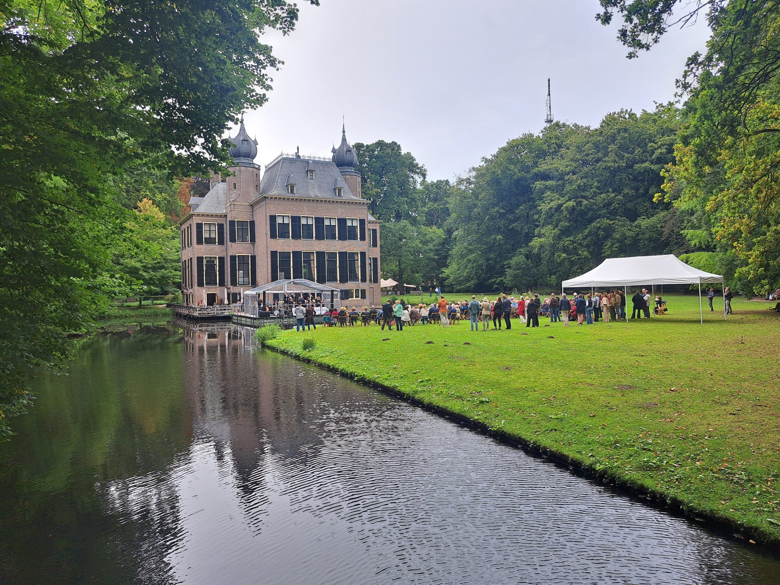 Muziek rond het kasteel. (Foto: Ivar Svensson)