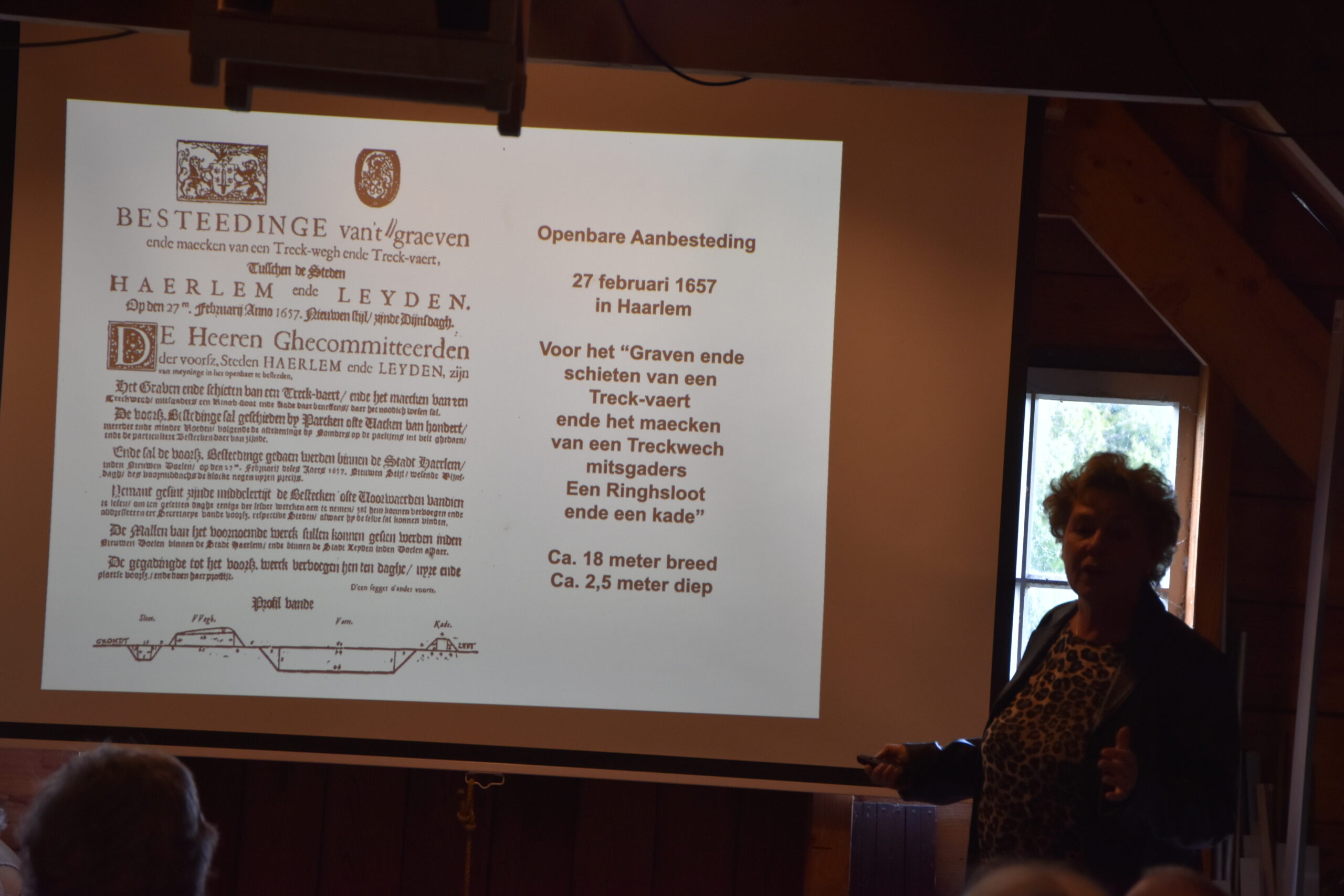 Cultuurhistoricus Marca Bultink vertelt (Foto: Peter van Delft)