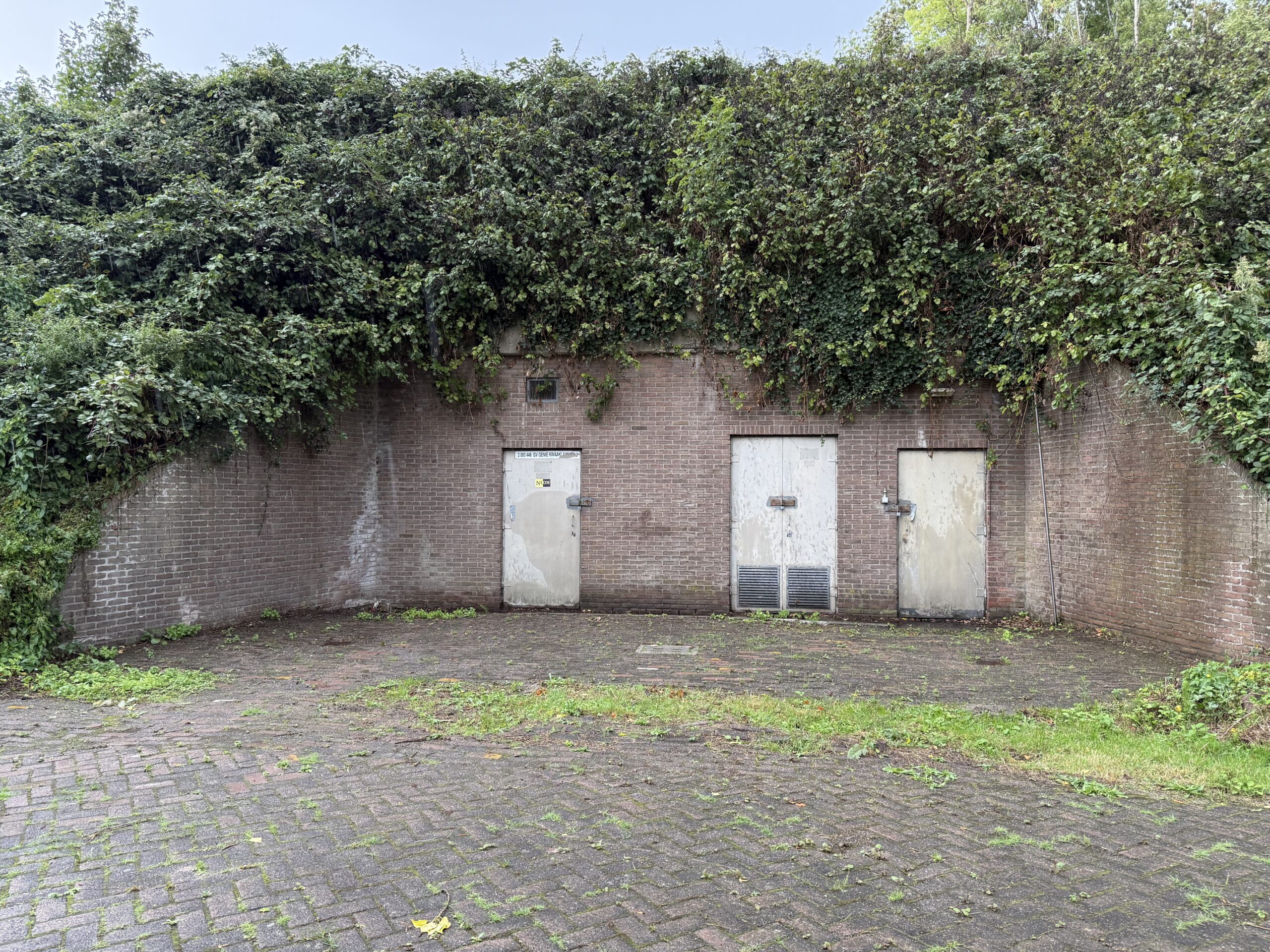 Zijkant van de bunker aan de Kwaaklaan. (Foto: Paul Aalbers)