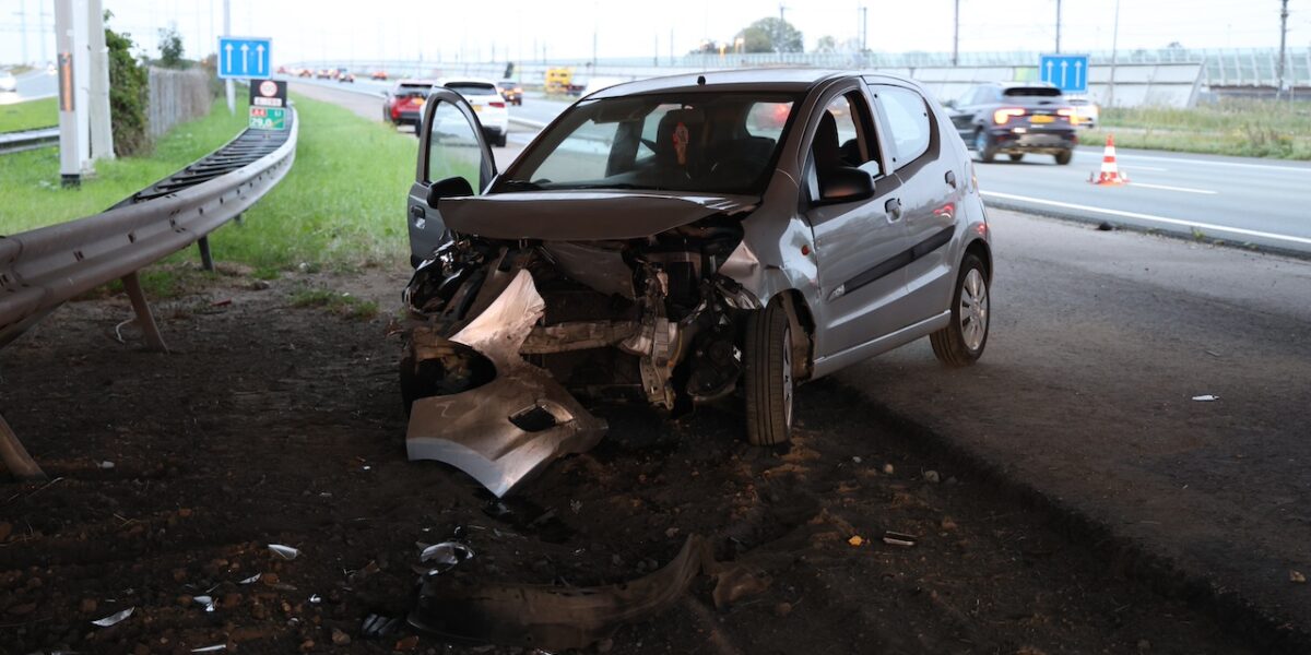 Moeder en kind naar ziekenhuis na ongeval op A4