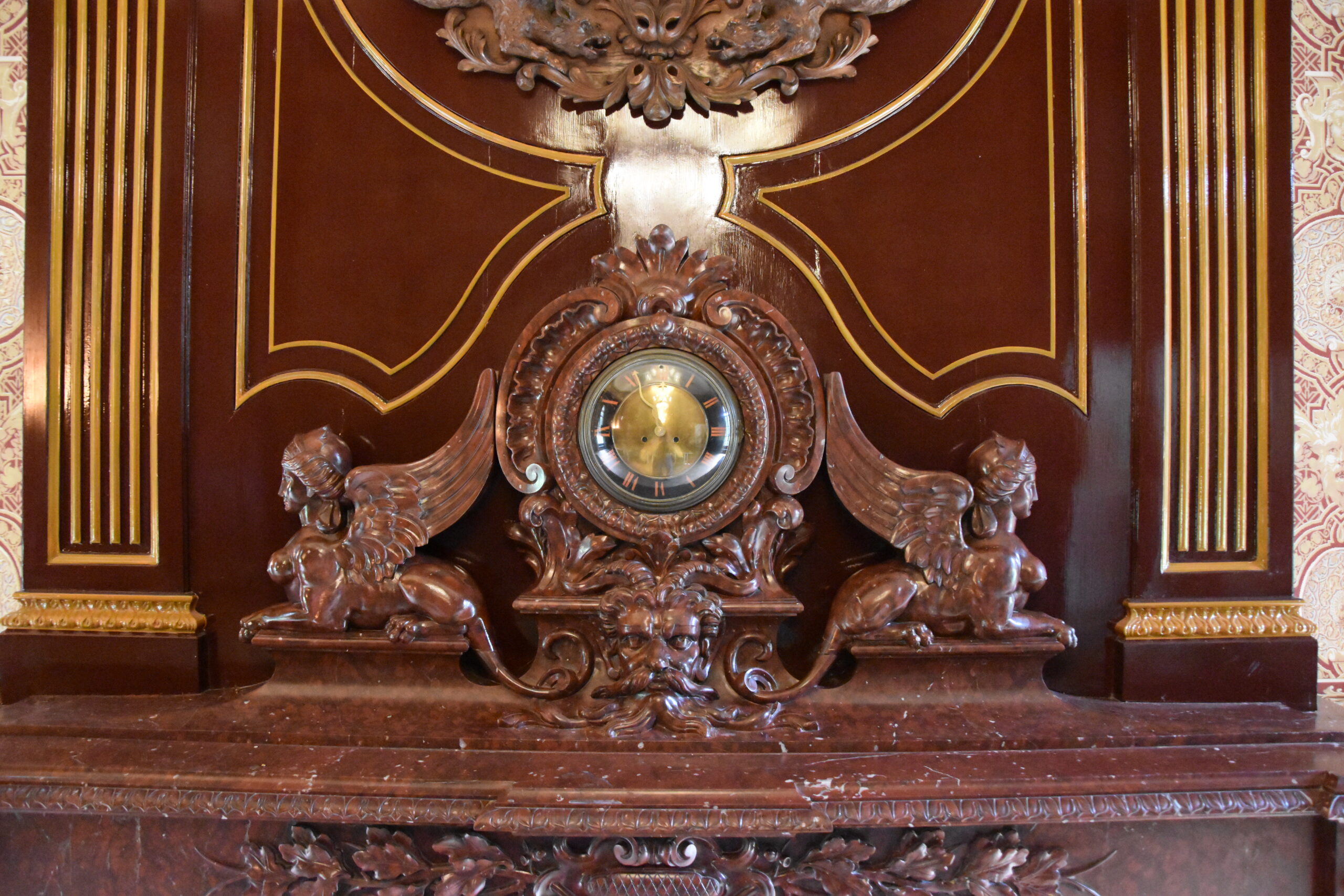 De Tillenbeesten in de Drakenzaal van Oud-Poelgeest. Foto: Peter van Delft