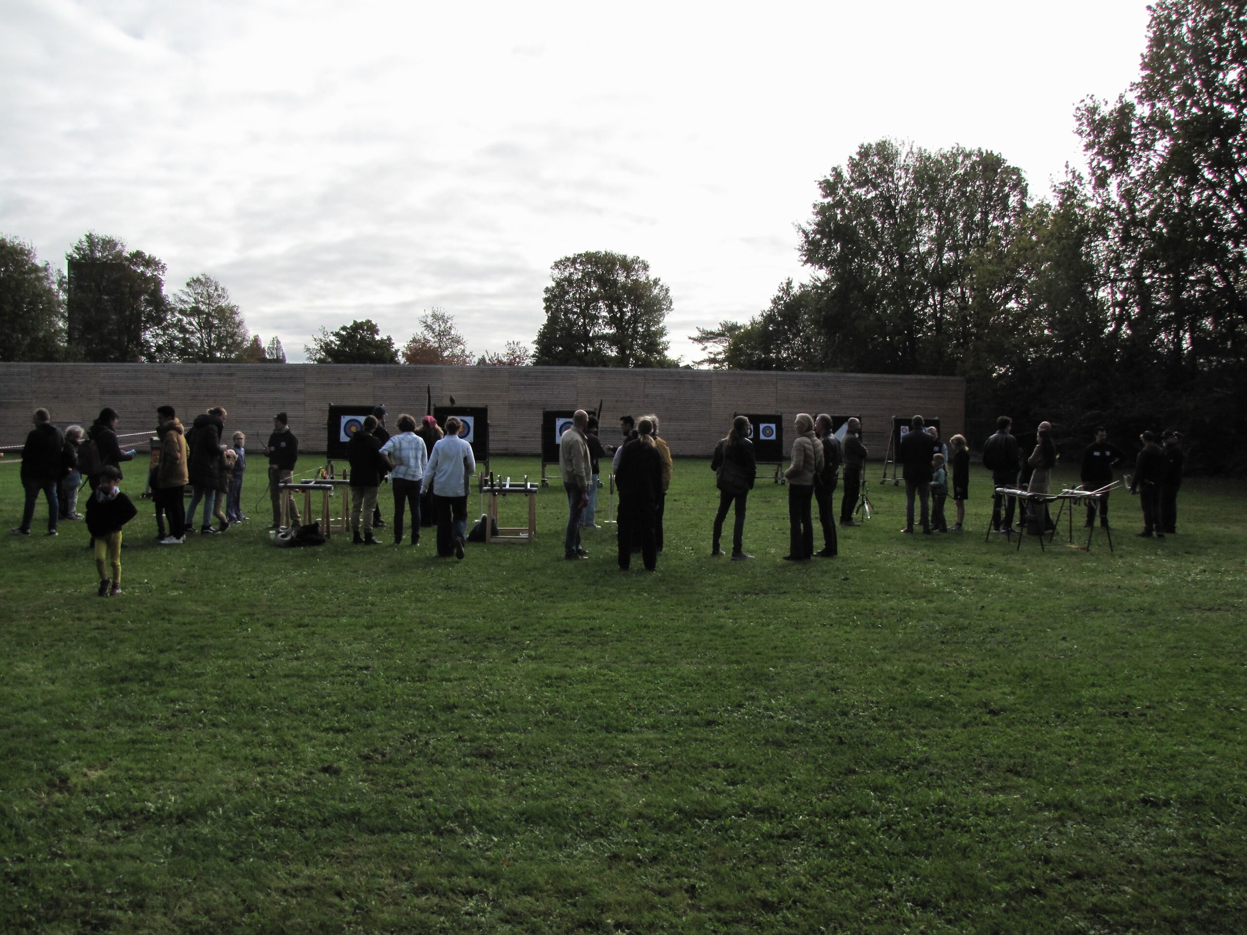 Schutters en publiek. (Foto: Paul Aalbers)