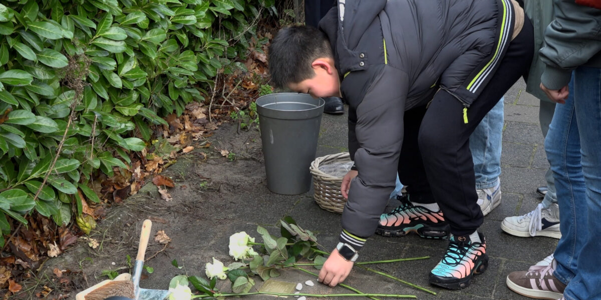 Nieuwe Stolpersteine in Wassenaar op zes locaties