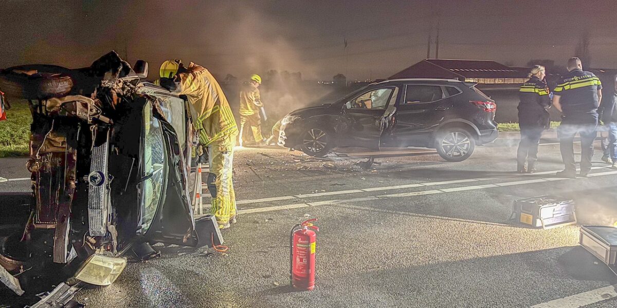 Auto kantelt bij ongeval op N446