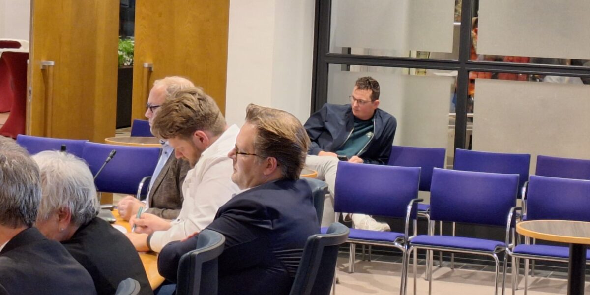 Oegstgeest stelt begroting unaniem vast, maar zorgen over de toekomst blijven reëel