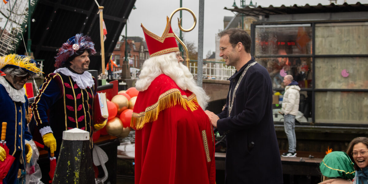 Kijk hier de intocht van Sinterklaas in Leiden terug