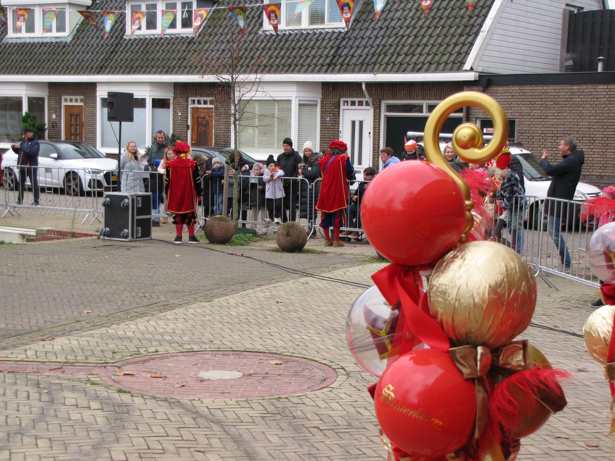 Rond 12.30 uur: het is nog redelijk rustig aan de Haven. (Foto: Paul Aalbers)