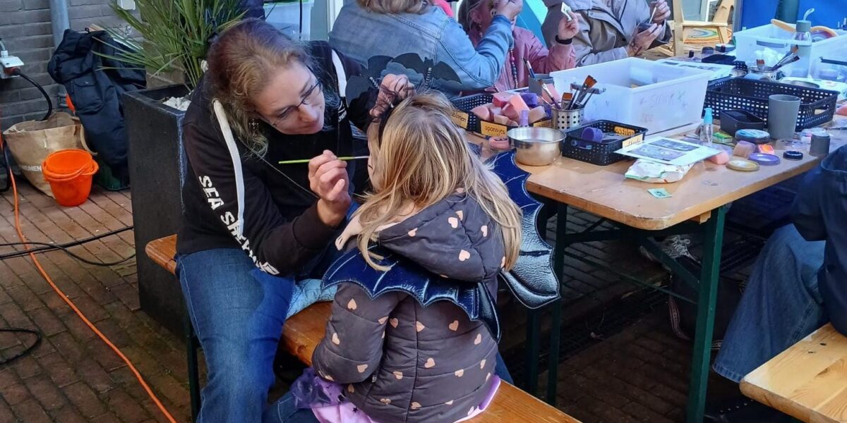 Halloweenfeest brengt Zoeterwoude in griezelige sferen