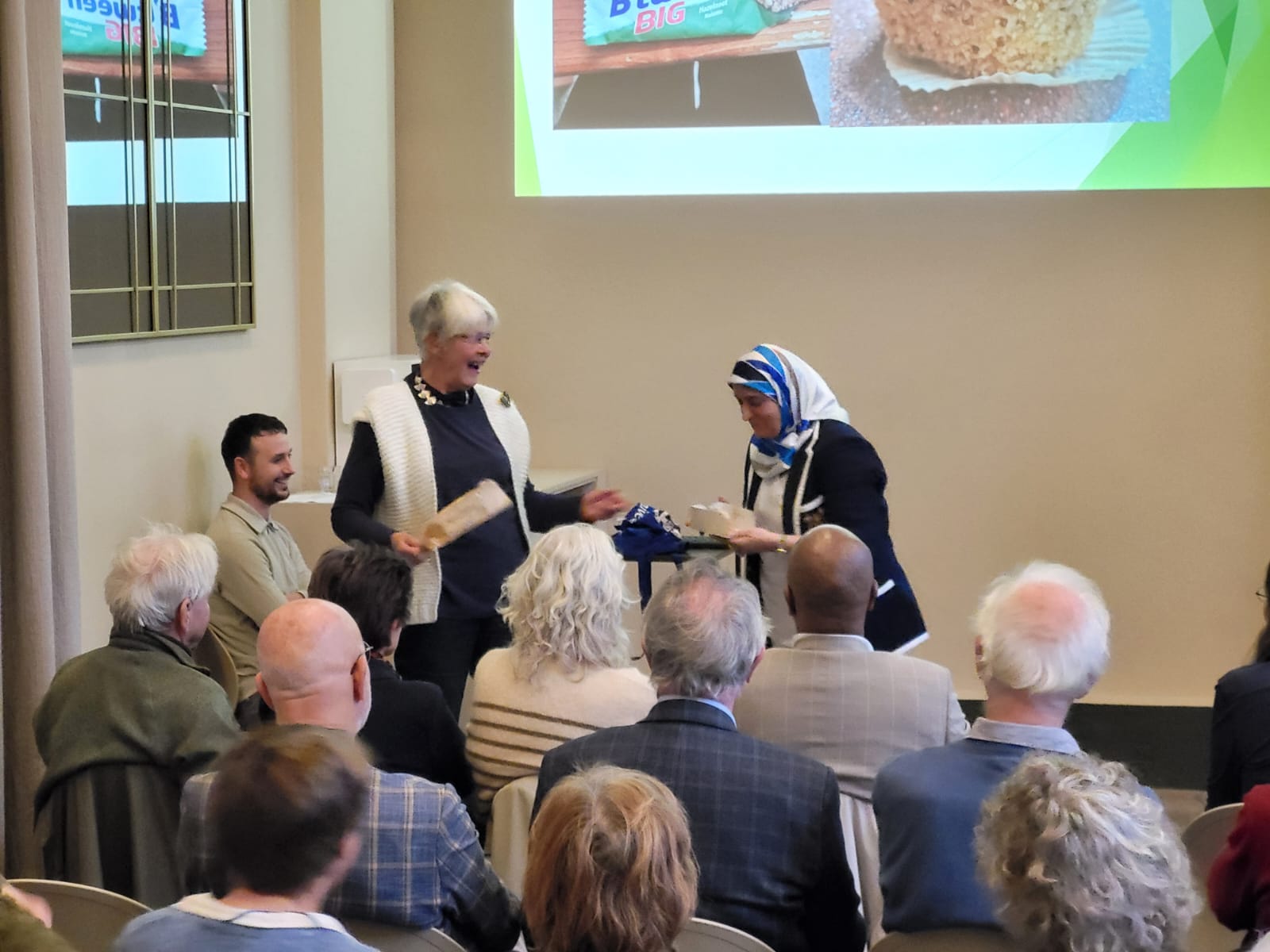 Rinny Kooi vertelde over de geschiedenis van de boom.