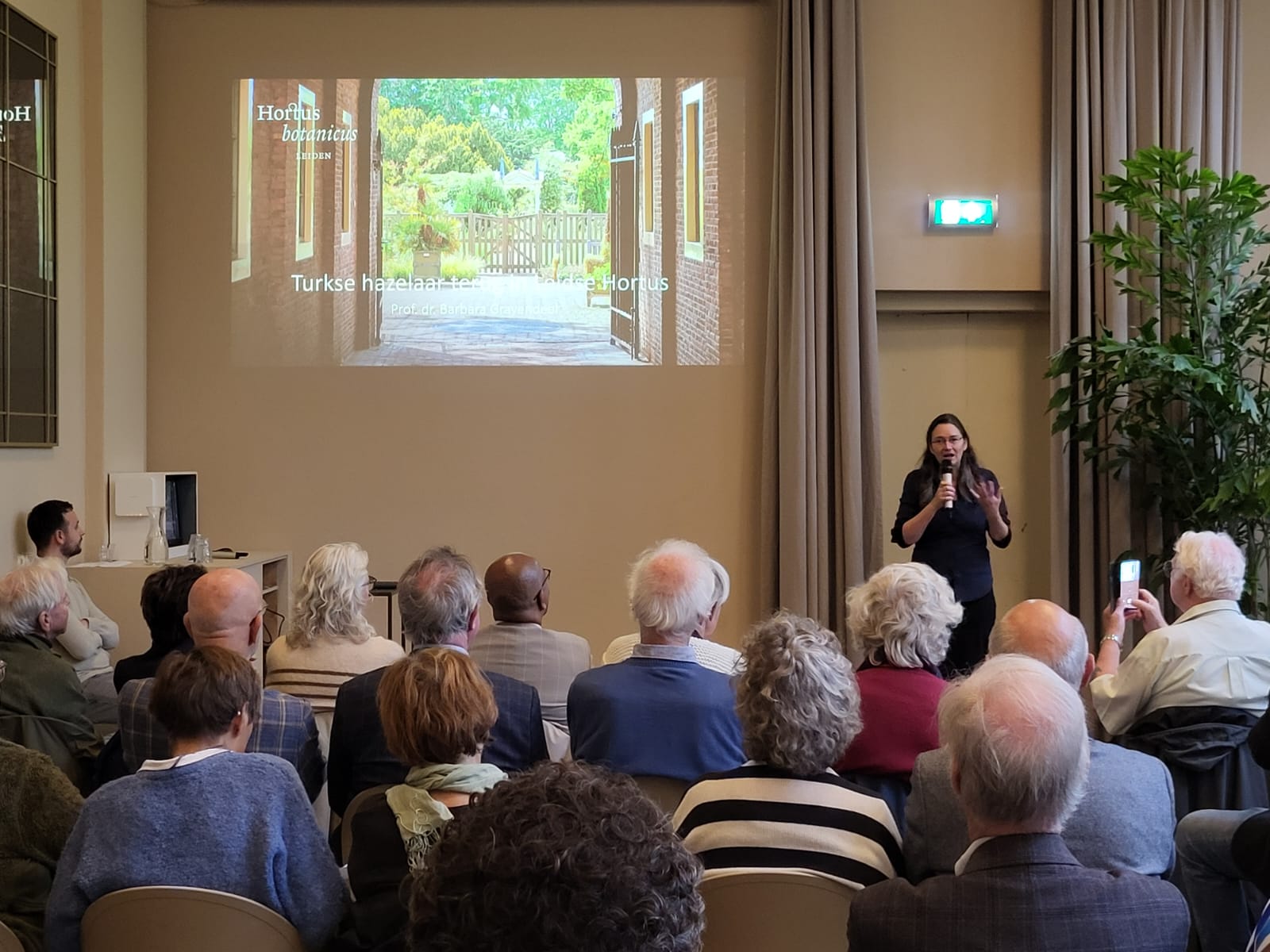 De directeur van Hortus Botanicus Leiden vertelde over de Hortus.