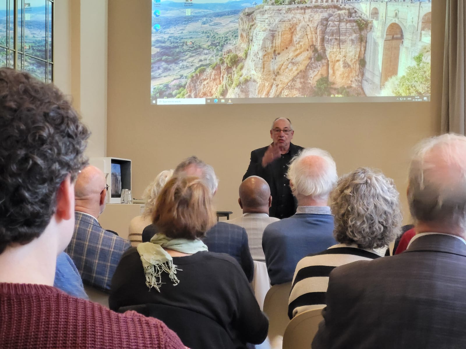 Historicus Cor Smit praatte de bijeenkomst bij elkaar