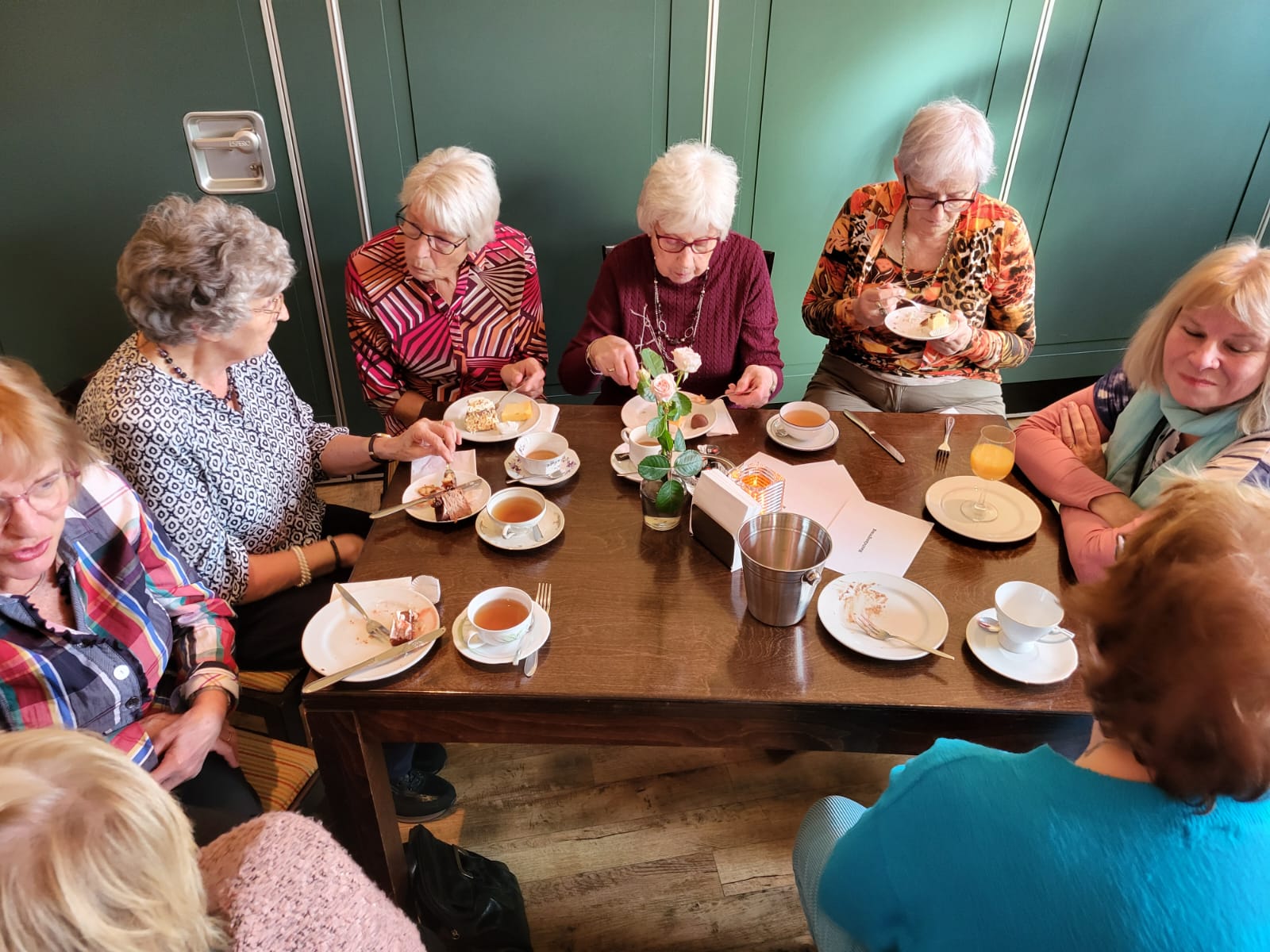 Mantelzorgers in gesprek met elkaar