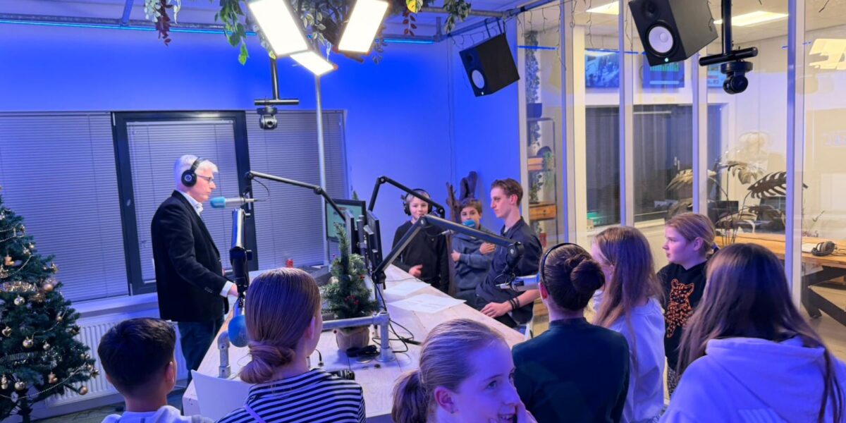 Groep 8 van basisschool De Schakel haalt met kerstmarkt mooie bijdrage op voor Serious Request