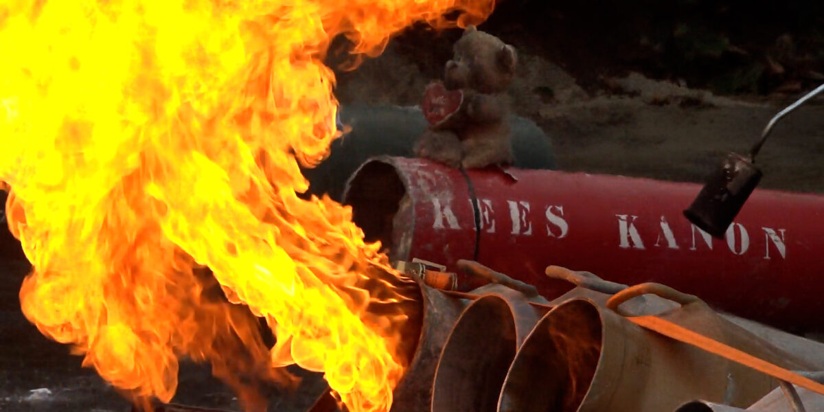 Zoeterwoude gaat knallend het nieuwe jaar in met carbidschieten bij Utopia