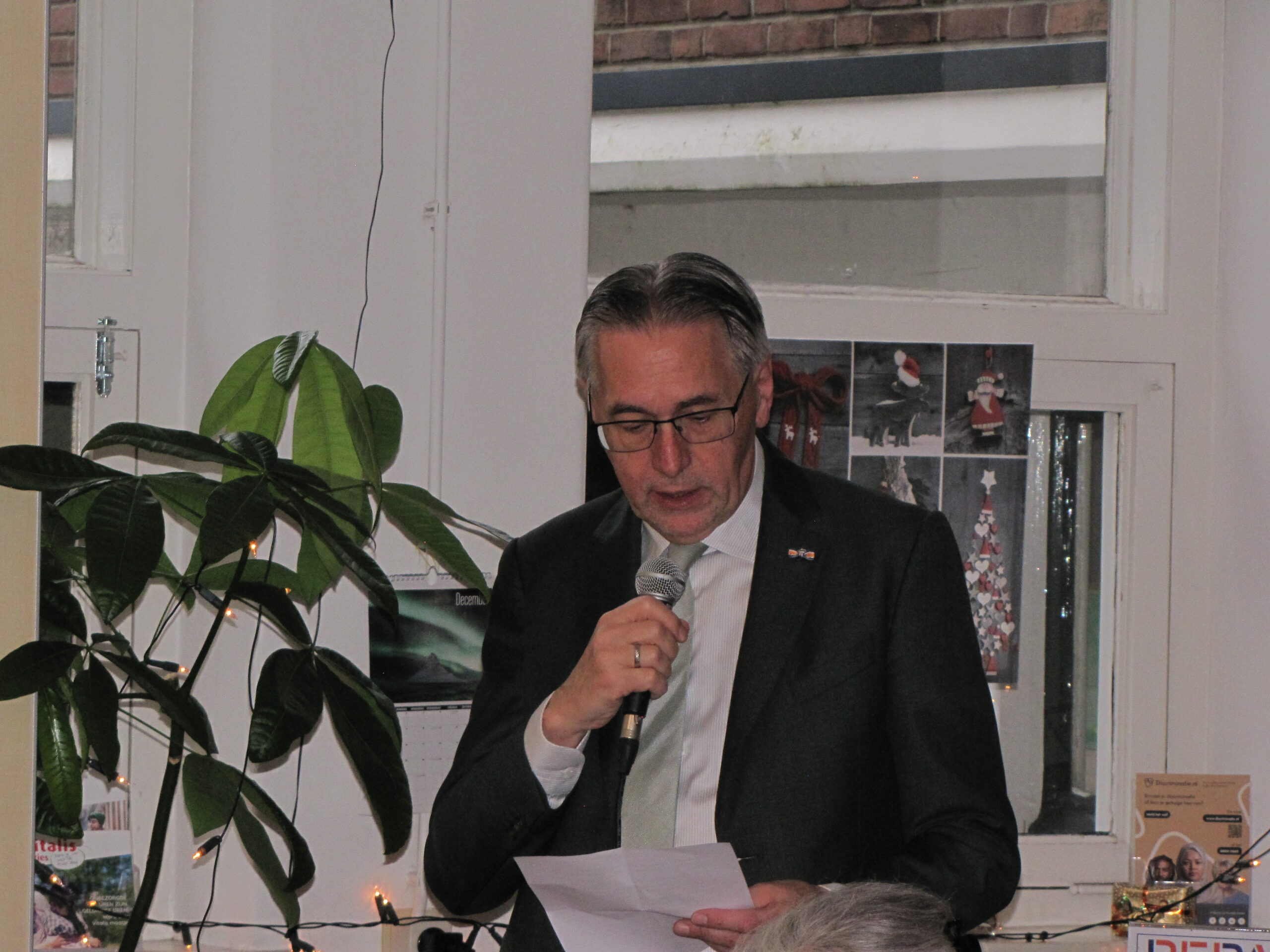 Wethouder Ronald Zoutendijk aan het woord. (Foto: Paul Aalbers)