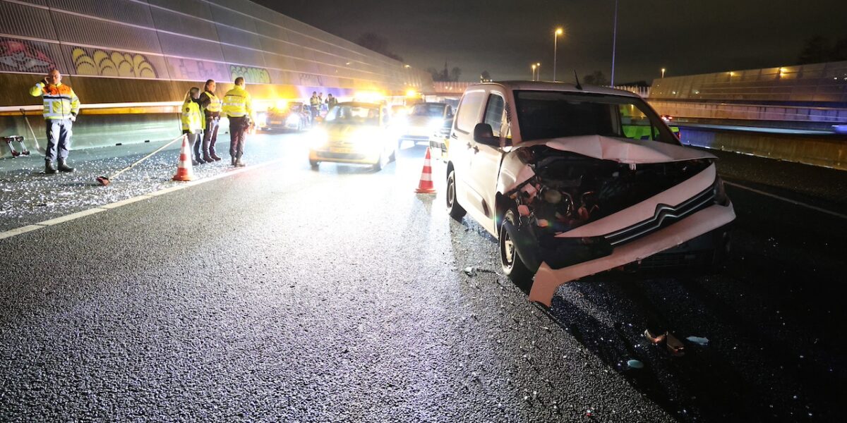 A4 vol glas na ongeval met vier voertuigen