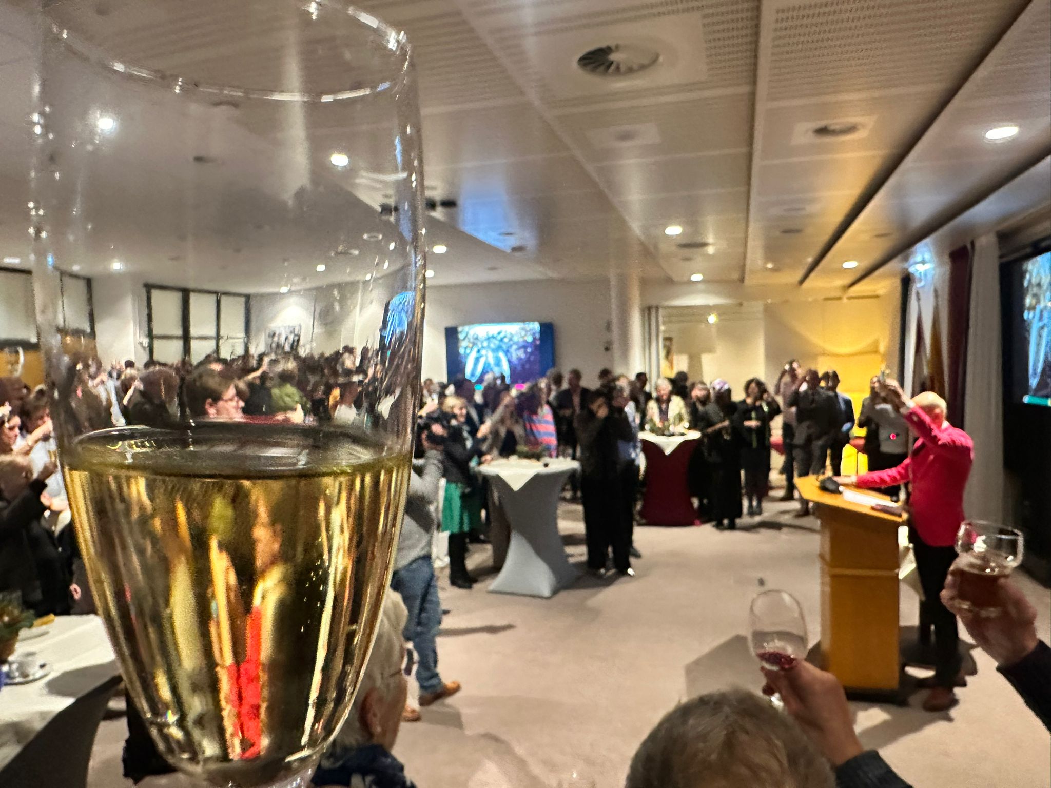Oegstgeest proost op het oude en nieuwe jaar. (Foto: Centraal+).
