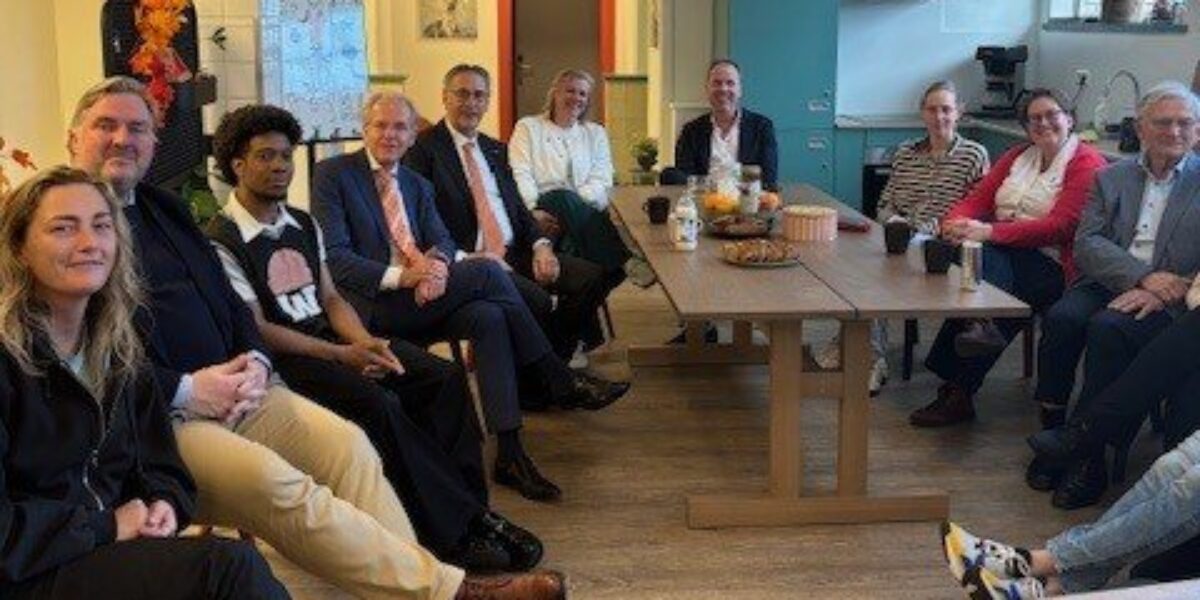 College bezoekt nieuwe locatie voor beschermd wonen in Wassenaar