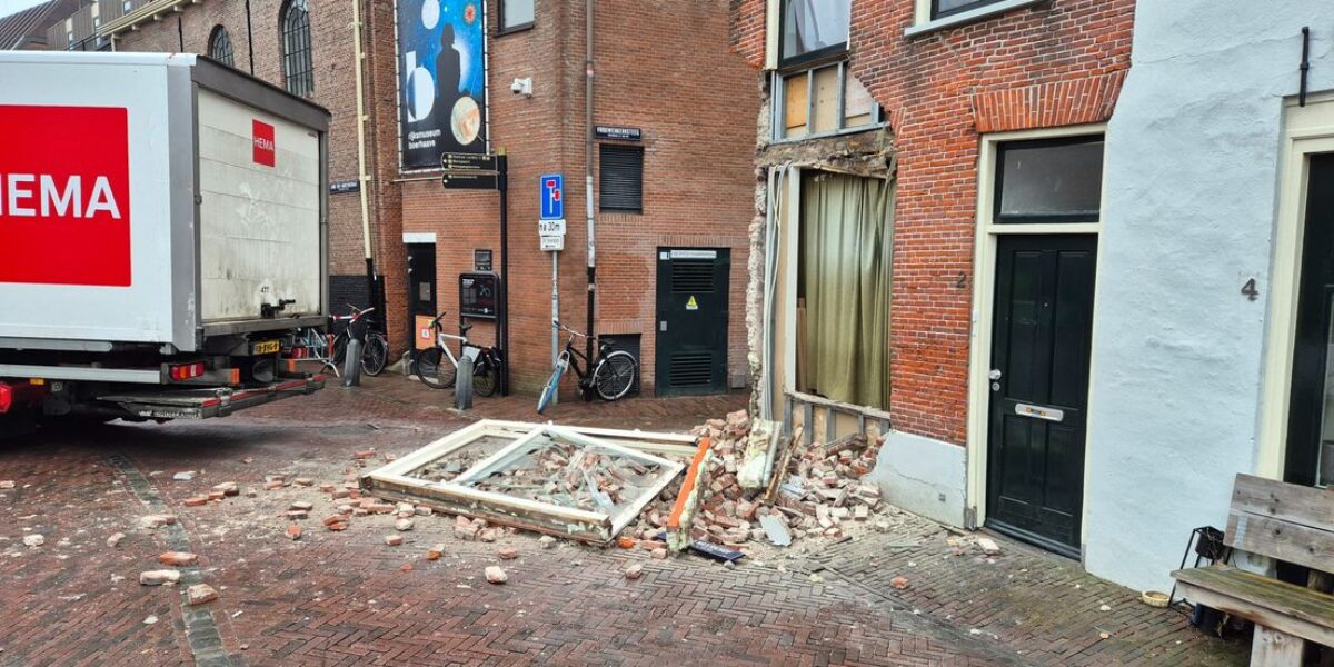 'Toen ik gordijn opzij trok, zag ik de pui vallen', ravage door chauffeur in woonhofje