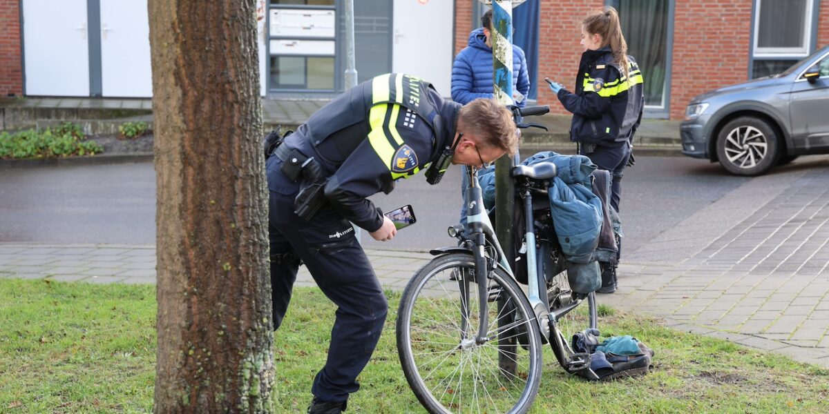 Fietser gewond op Dirk van Santhorstweg