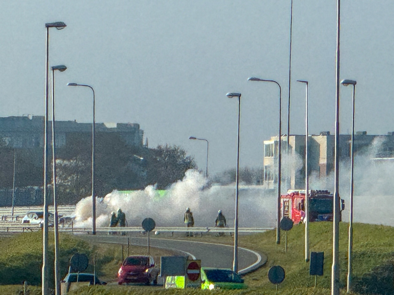De brand zorgde voor een flinke rook ontwikkeling. (Foto: Regio Leiderdorp).