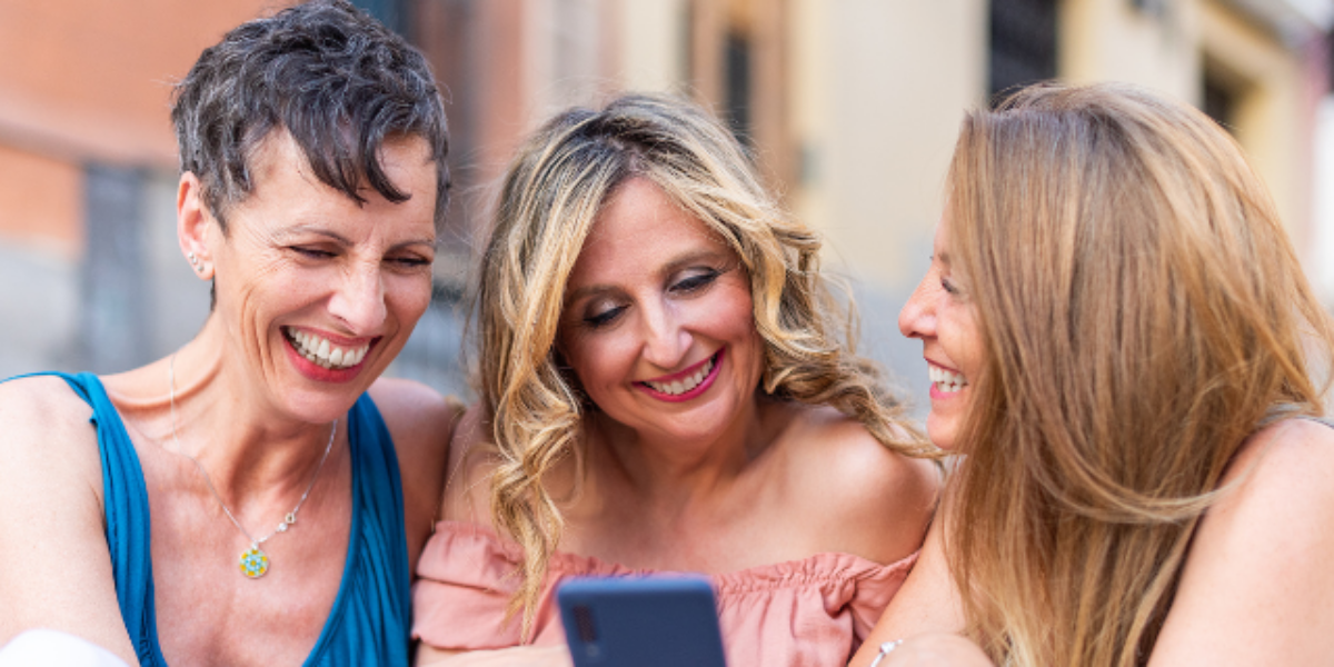 Bibliotheekcursus helpt inwoners vaardiger en veiliger omgaan met hun smartphone