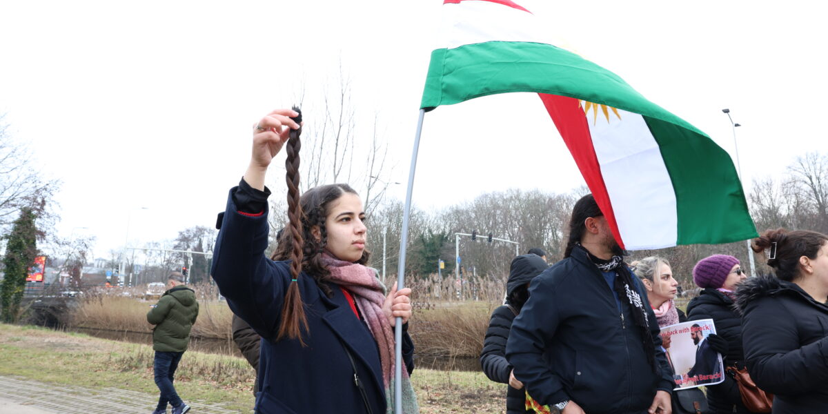 Koerden demonstreren bij Amerikaanse ambassade in Wassenaar