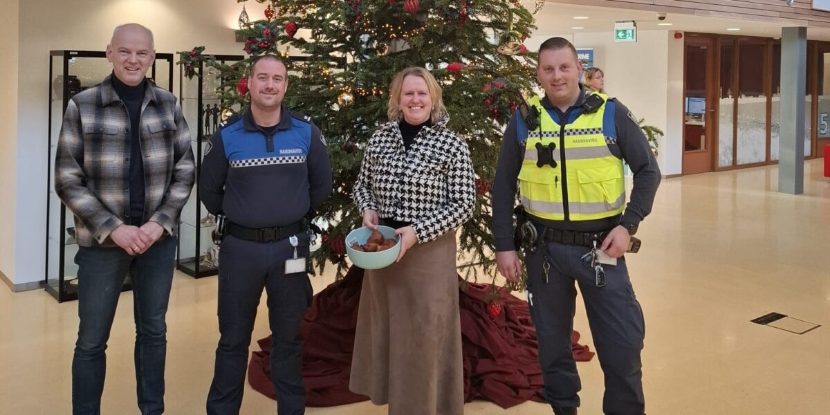 ChristenUnie-SGP breng oliebollen naar boa’s